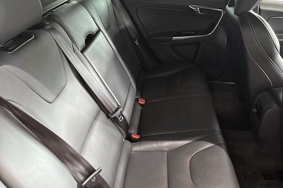 Volvo V60 22 of 24