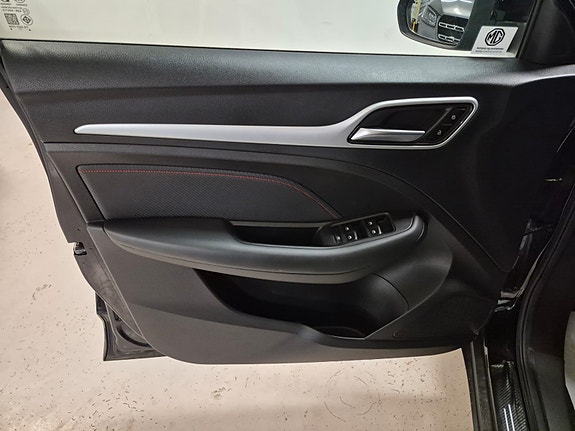 MG ZS EV 15 of 20