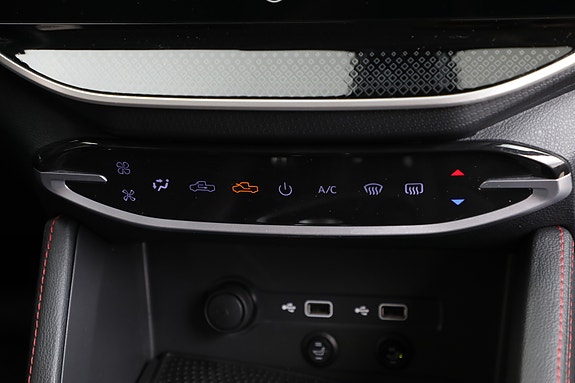 Maxus T90 EV 14 of 30