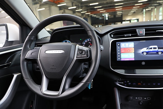 Maxus T90 EV 12 of 30