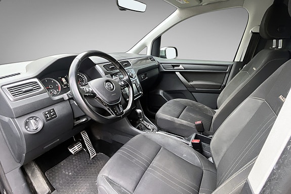 Volkswagen Caddy Alltrack 14 of 20