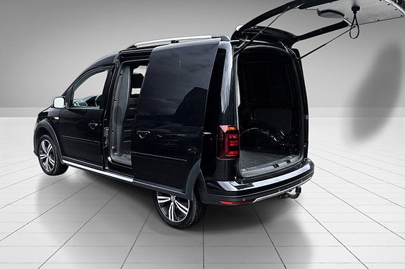 Volkswagen Caddy Alltrack 10 of 20