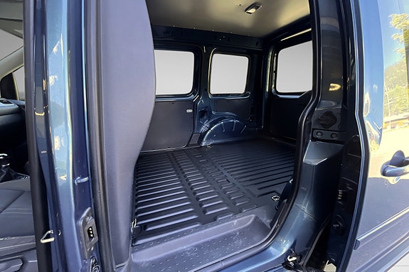 Volkswagen Caddy Alltrack 11 of 19