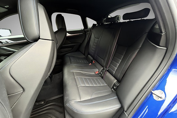 BMW i4 21 of 22
