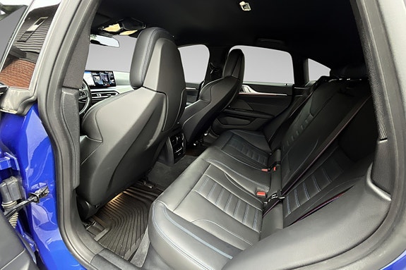 BMW i4 20 of 22