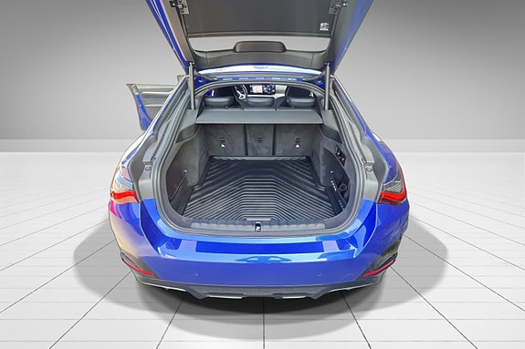 BMW i4 22 of 22