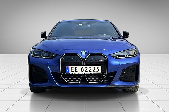 BMW i4 3 of 22