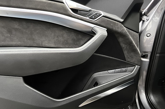 Audi e-tron 16 of 30