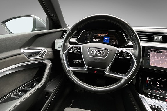 Audi e-tron 15 of 30