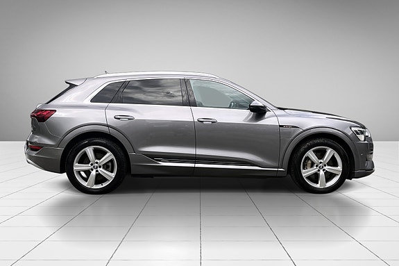 Audi e-tron 6 of 30