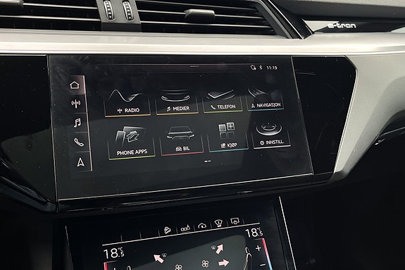 Audi e-tron 26 of 30
