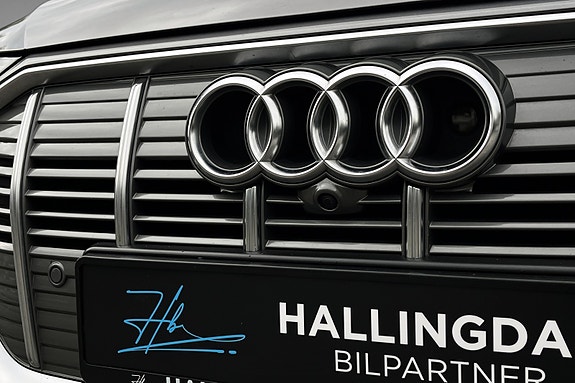 Audi e-tron 10 of 30