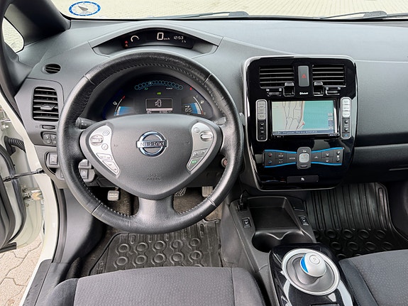 Nissan Leaf 6 of 11