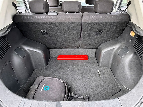 Nissan Leaf 11 of 11