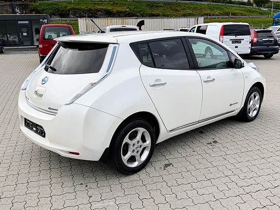 Nissan Leaf 3 of 11