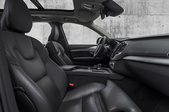 Volvo XC90 27 of 30
