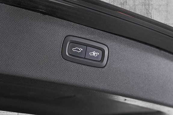 Volvo XC90 26 of 30