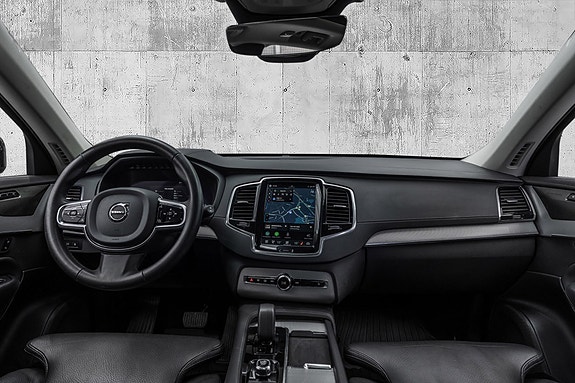 Volvo XC90 15 of 30