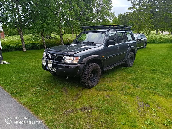 Nissan Patrol 11 of 17