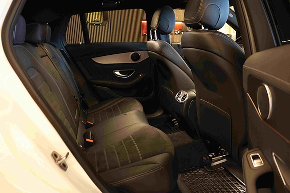 Mercedes-Benz EQC400 14 of 30