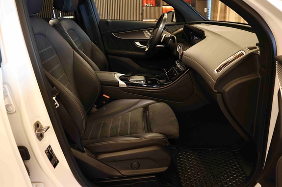 Mercedes-Benz EQC400 9 of 30