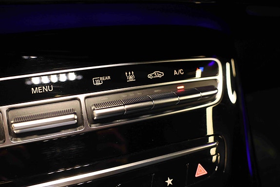Mercedes-Benz EQC400 26 of 30