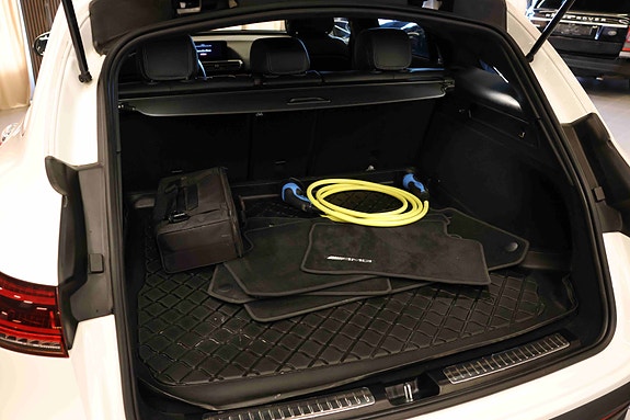 Mercedes-Benz EQC400 19 of 30