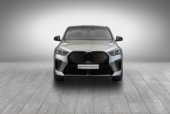 BMW iX2 8 of 30