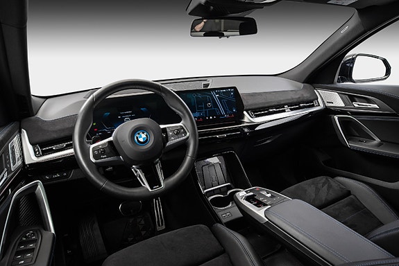 BMW iX2 9 of 30