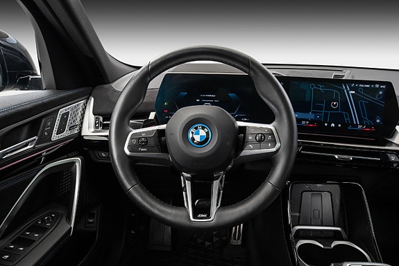 BMW iX2 11 of 30