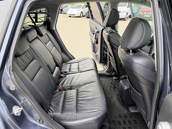 Honda CR-V 10 of 12