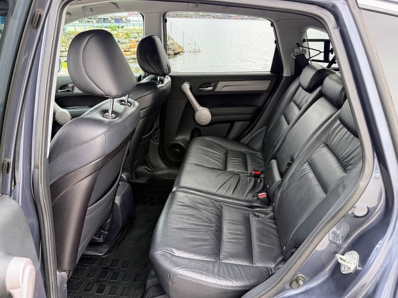 Honda CR-V 8 of 12