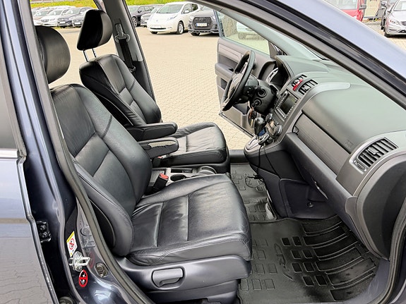 Honda CR-V 9 of 12
