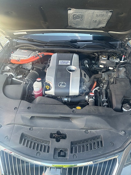 Lexus RC300h 6 of 6