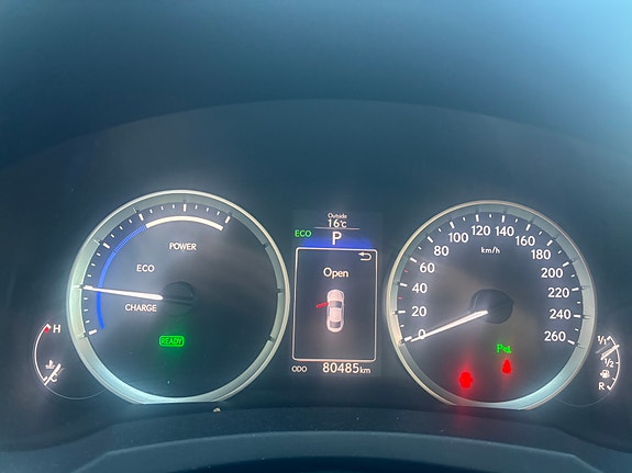Lexus RC300h 4 of 6