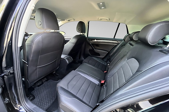 Volkswagen Golf VII 19 of 20