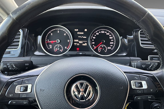Volkswagen Golf VII 13 of 20