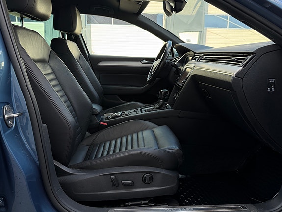 Volkswagen Passat Alltrack 23 of 30