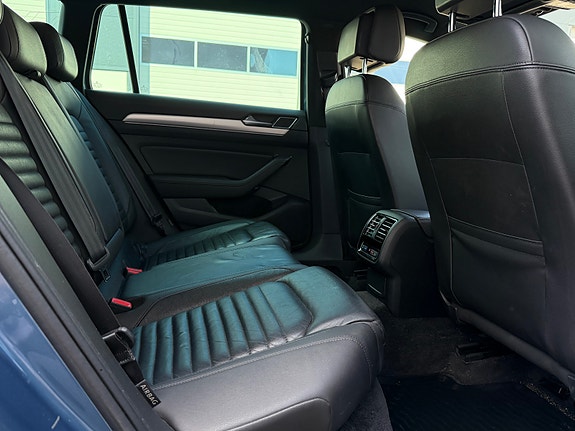 Volkswagen Passat Alltrack 26 of 30