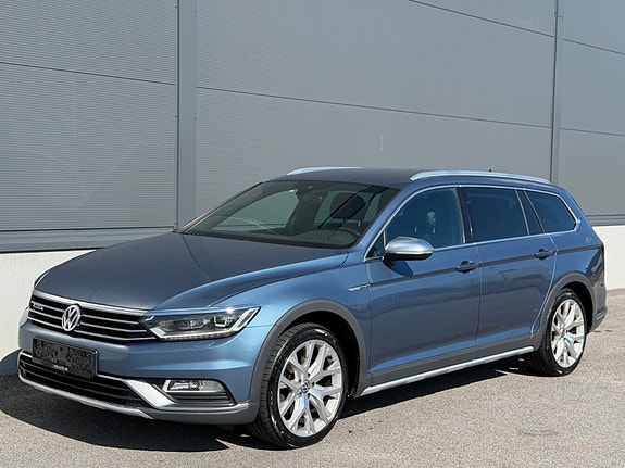 Volkswagen Passat Alltrack 4 of 30