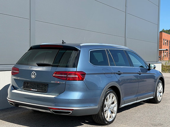 Volkswagen Passat Alltrack 11 of 30