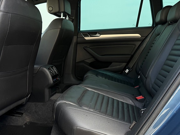Volkswagen Passat Alltrack 28 of 30