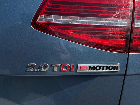 Volkswagen Passat Alltrack 13 of 30