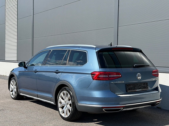 Volkswagen Passat Alltrack 6 of 30