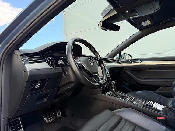 Volkswagen Passat Alltrack 19 of 30