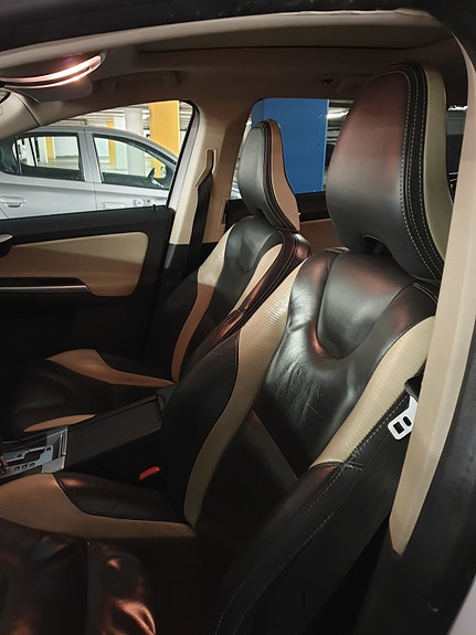 Volvo XC60 7 of 10