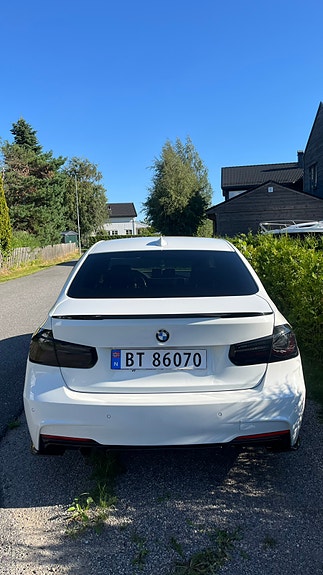 BMW 328i 3 of 13