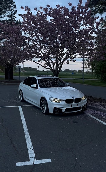 BMW 328i 7 of 13