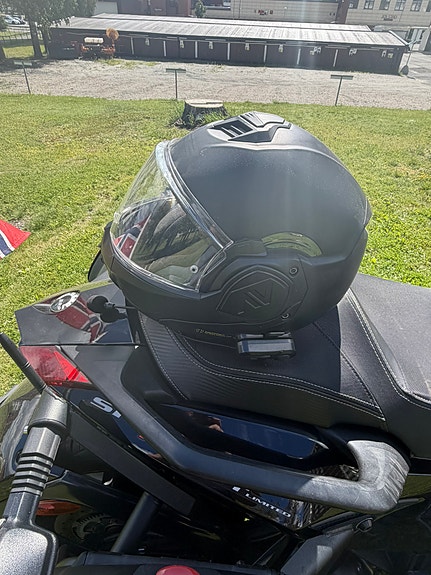 Can-Am CAN-AM 8 of 17