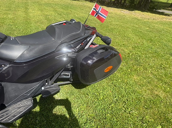 Can-Am CAN-AM 2 of 17